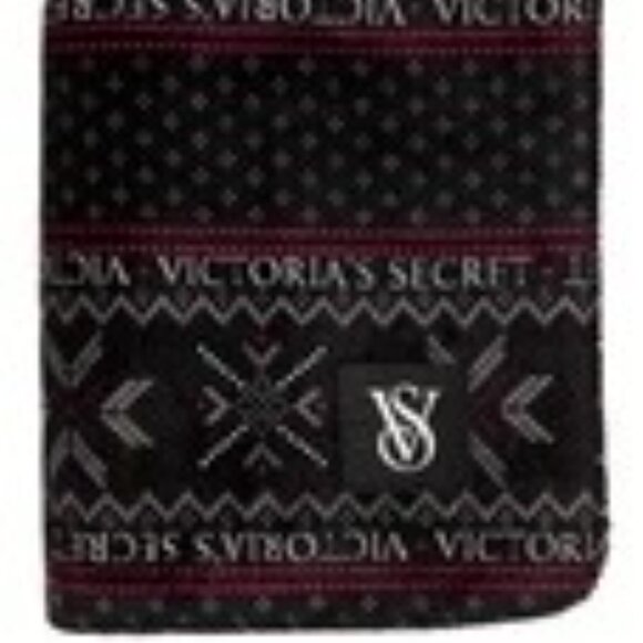 Victoria's Secret Black and Red Cozy Winter Blanket in original Packaging - Picture 3 of 3